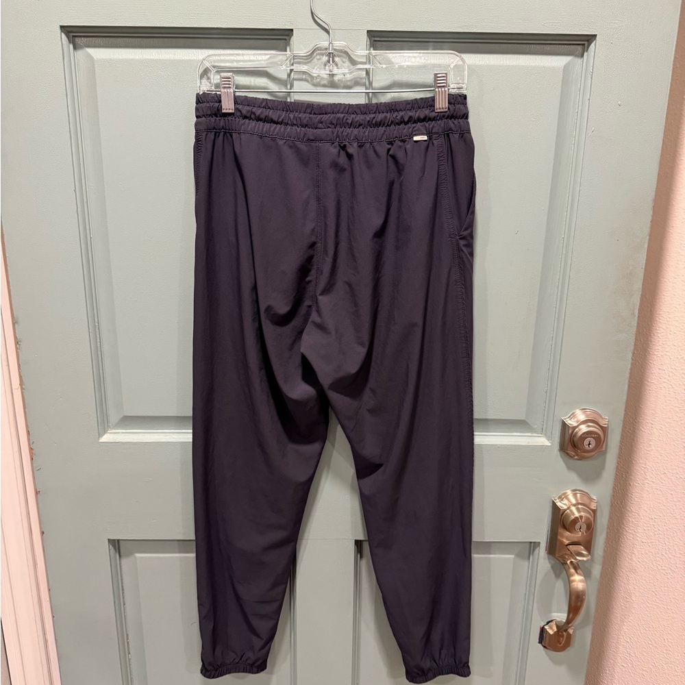 Vuori women’s Dark Gray Joggers